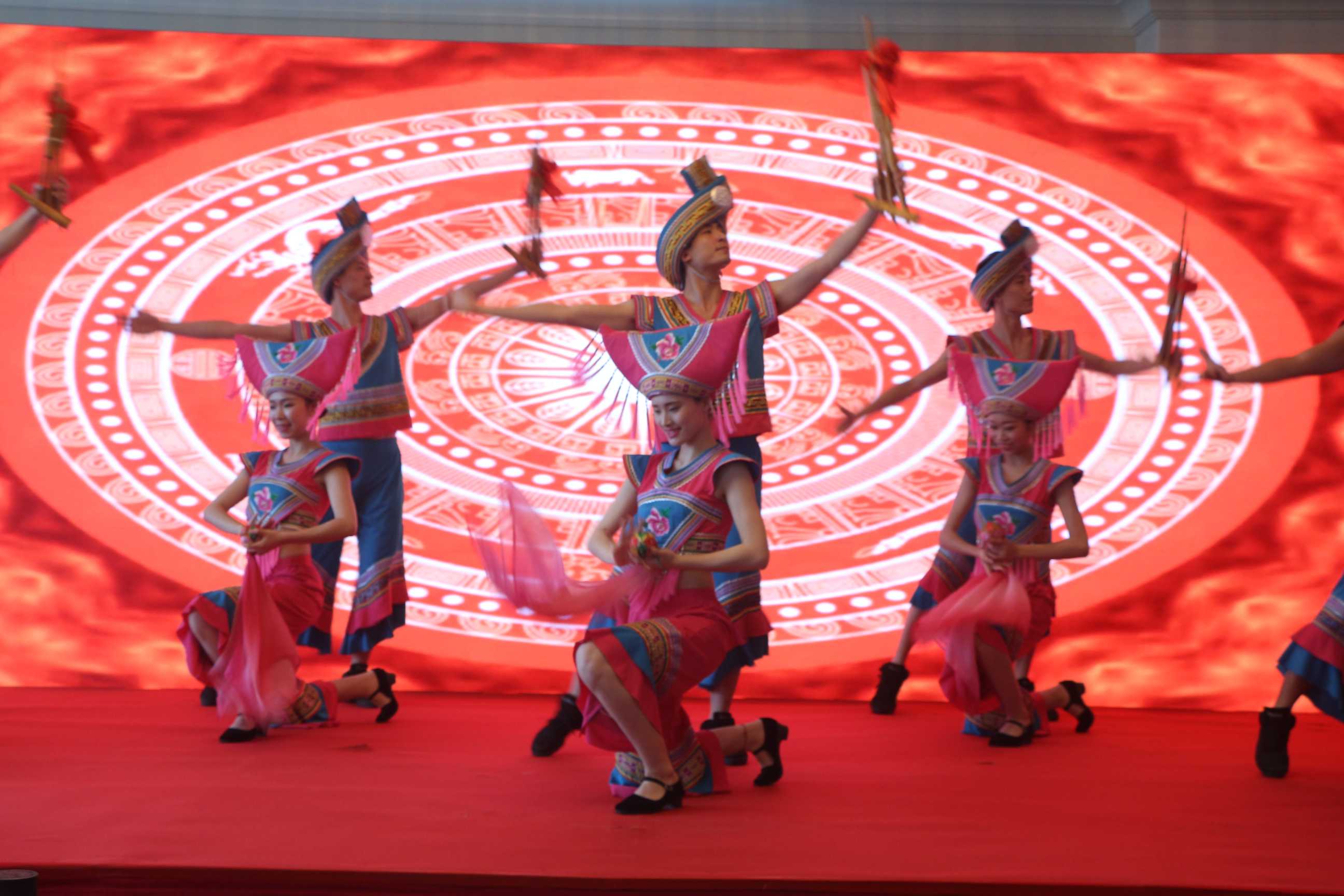 壮族三月三 万人民族秀 ——刘三姐伴您游广西深圳推介会