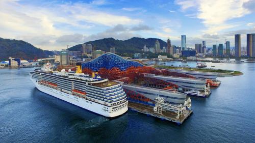 太子湾邮轮母港,又名蛇口邮轮中心,2016年10月31日正式启用.